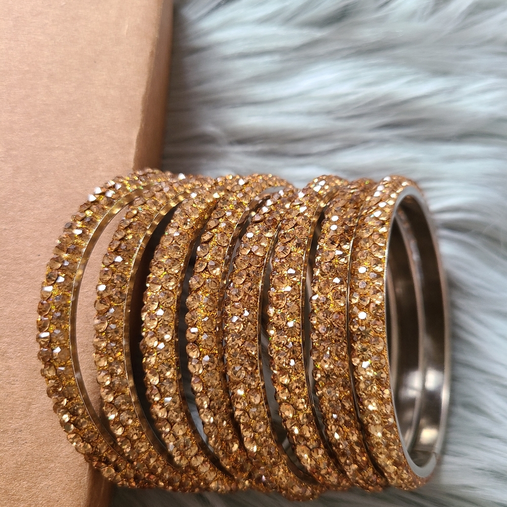 Set of 8 Bangles - Picture 5 of 6